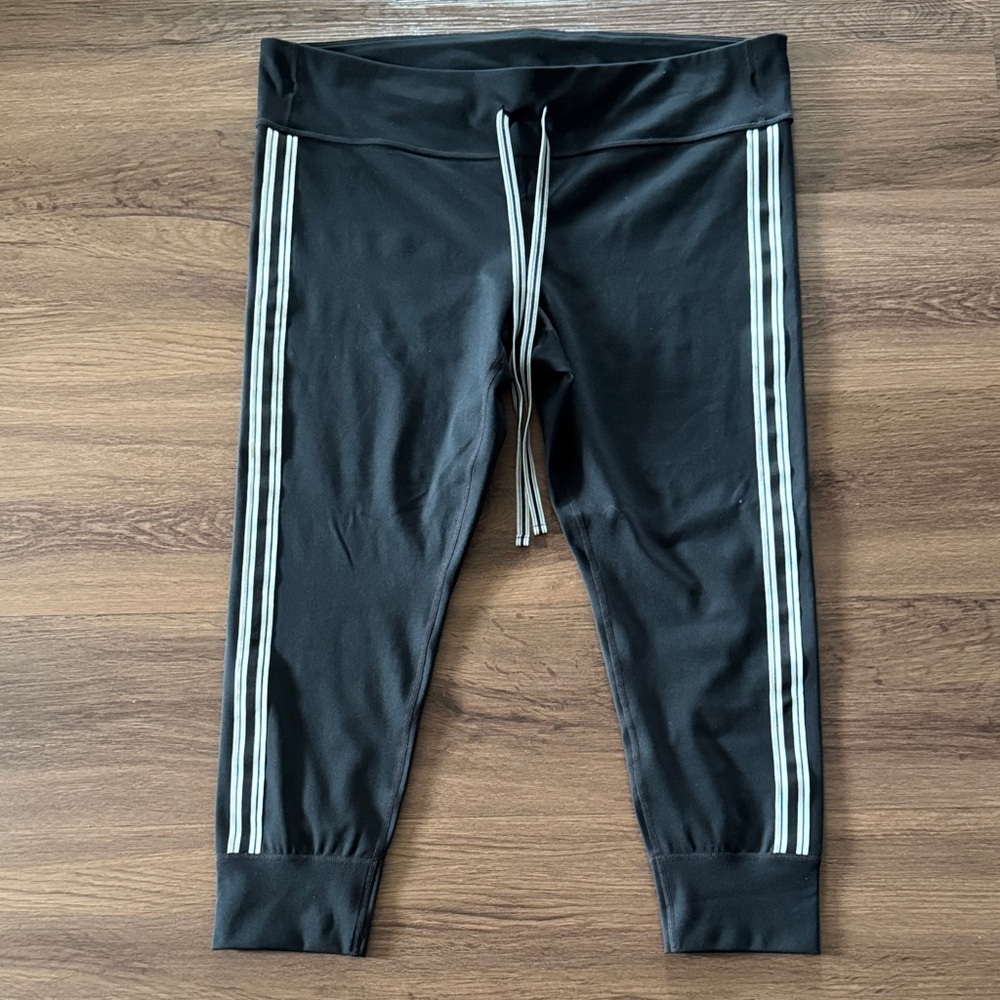 Women’s GAP Fit Tie-Waist Side Stripped Joggers